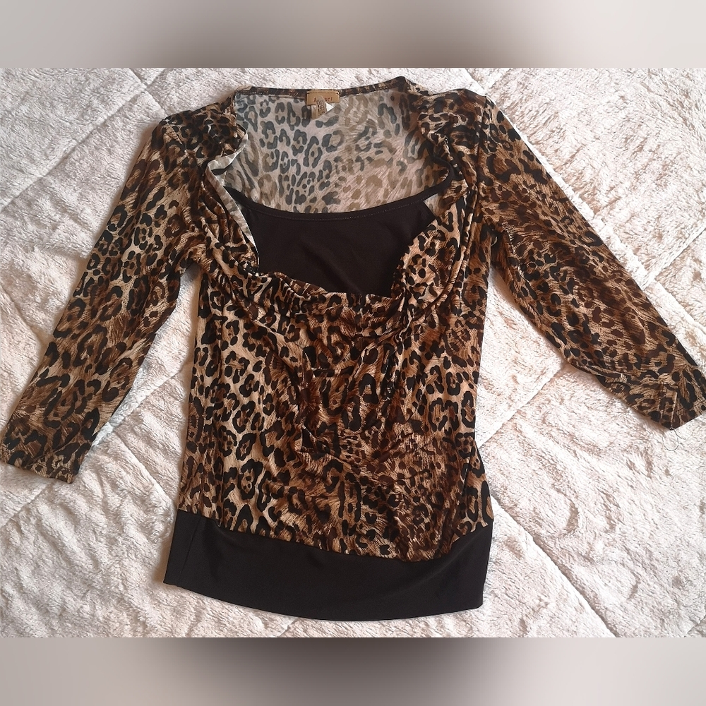 Leopard shirt. Size S.